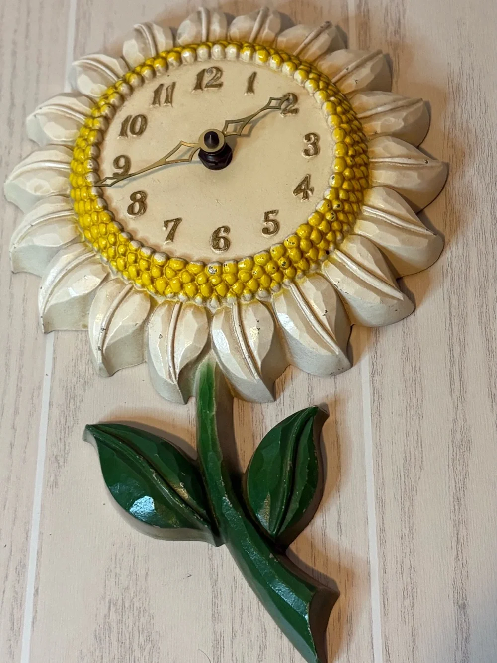 Vintage 1967 Sexton Cast Aluminum Sunflower Wall Clock
